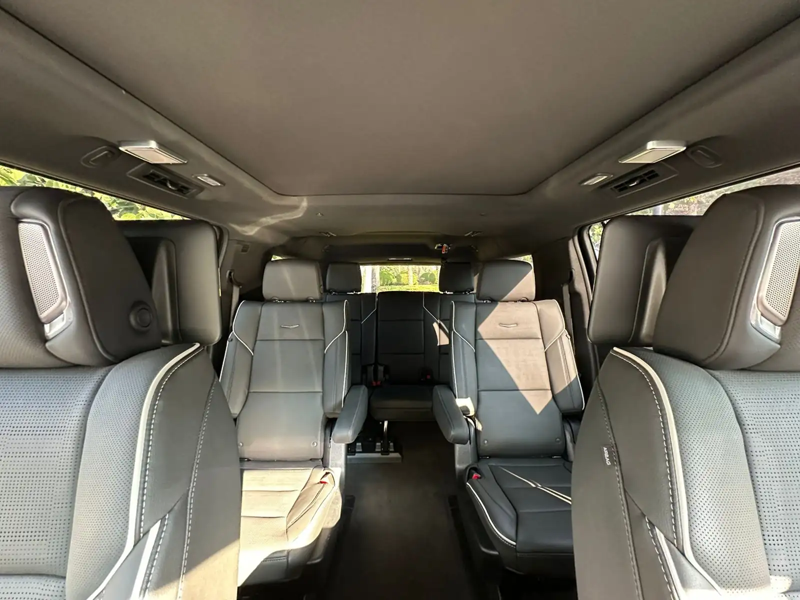 Cadillac Escalade 7 Seater - image 4
