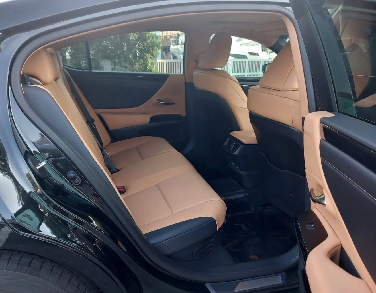 Lexus ES 300 - image 2