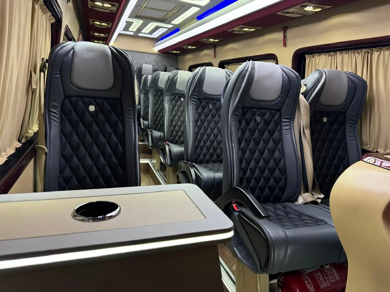 Mercedes Sprinter 19 Seater - image 2