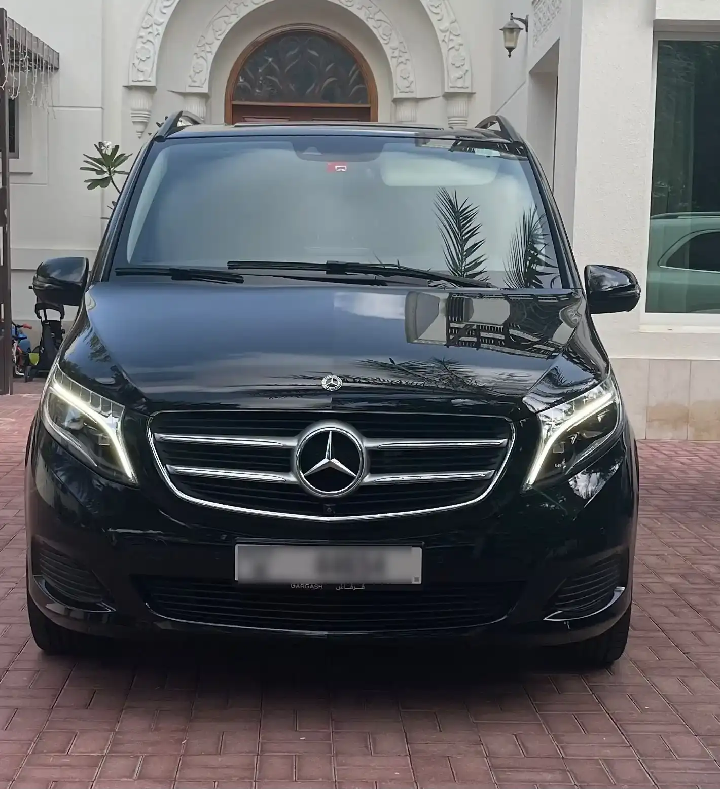 Mercedes V-Class chauffeur hire Dubai Abu Dhabi Sharjah
