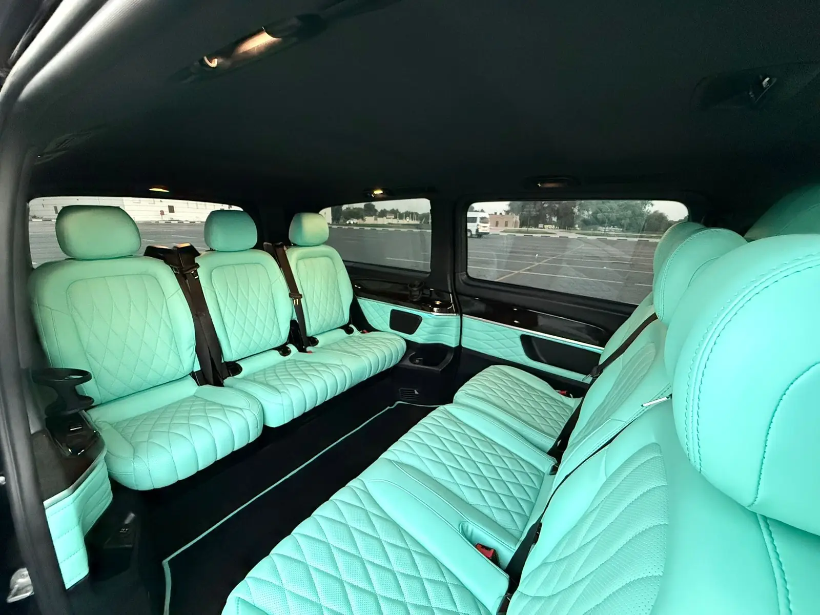 Mercedes V 300 Tiffany - image 2