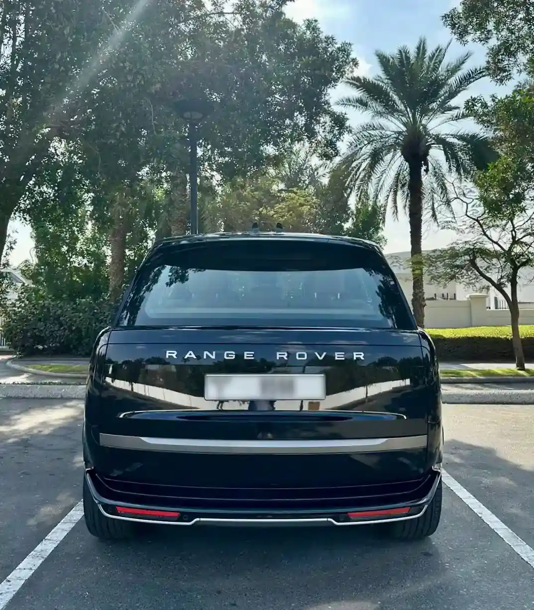 Range Rover - image 2