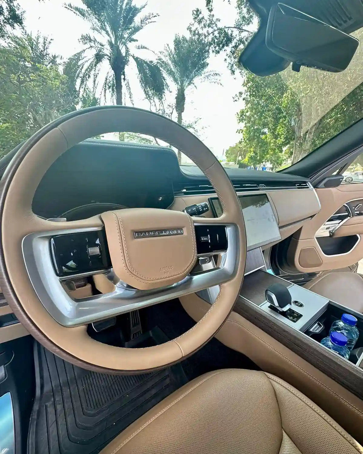 Range Rover - image 3