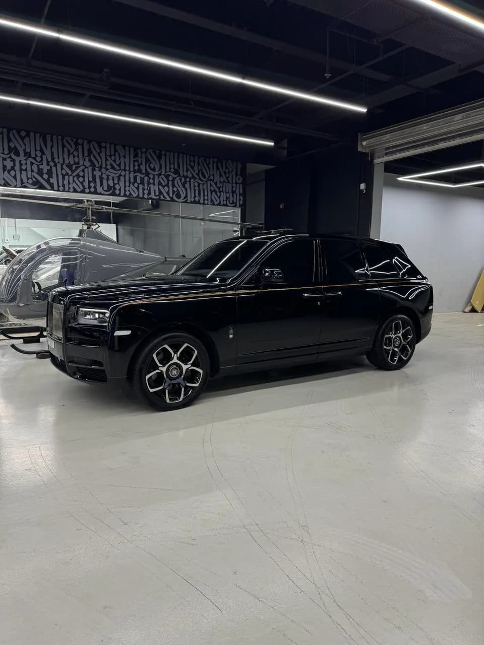 Rolls-Royce rental with driver Dubai Abu Dhabi - Rolls-Royce Ghost Cullinan chauffeur UAE