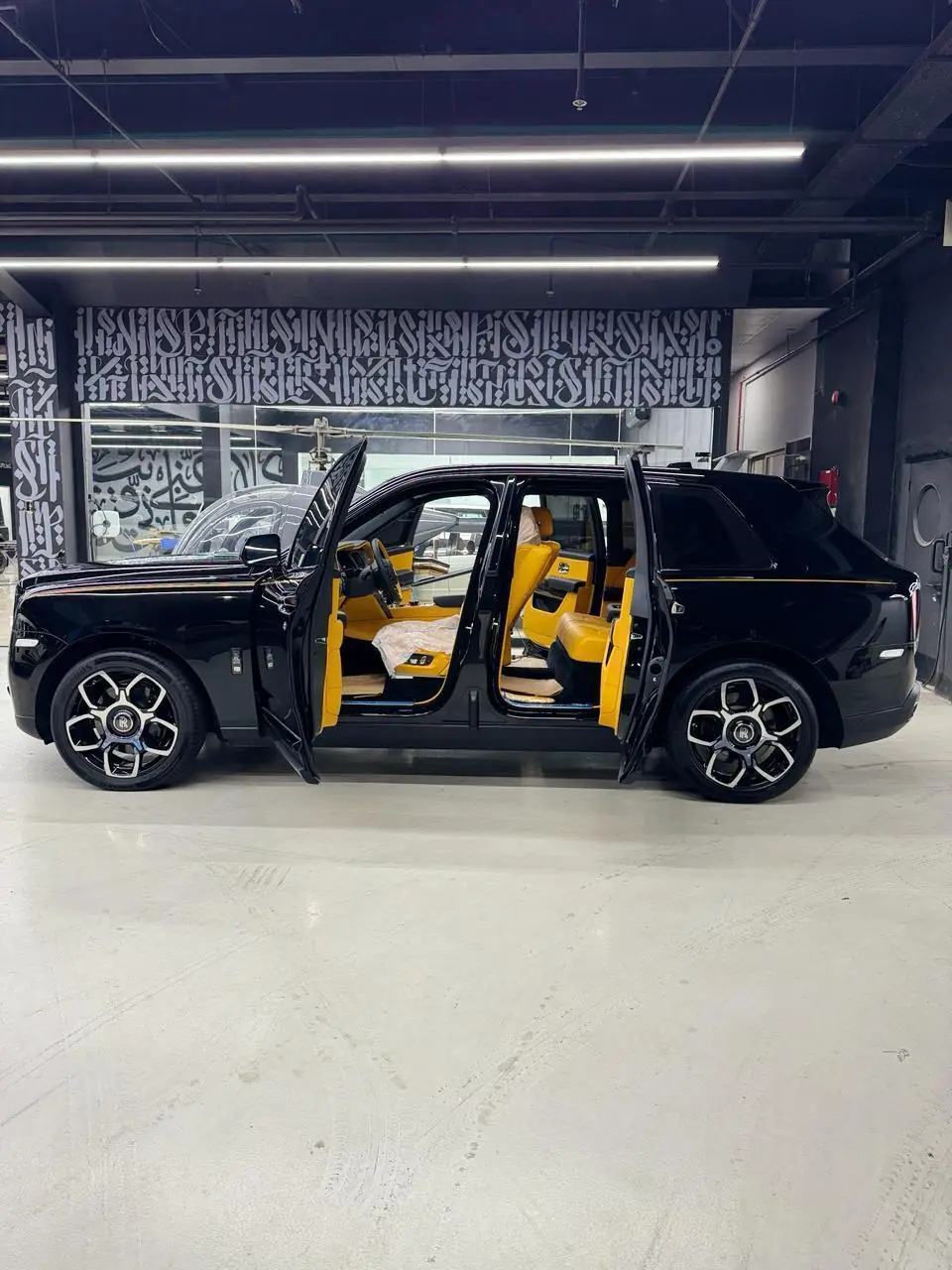 Rolls-Royce Cullinan - image 5